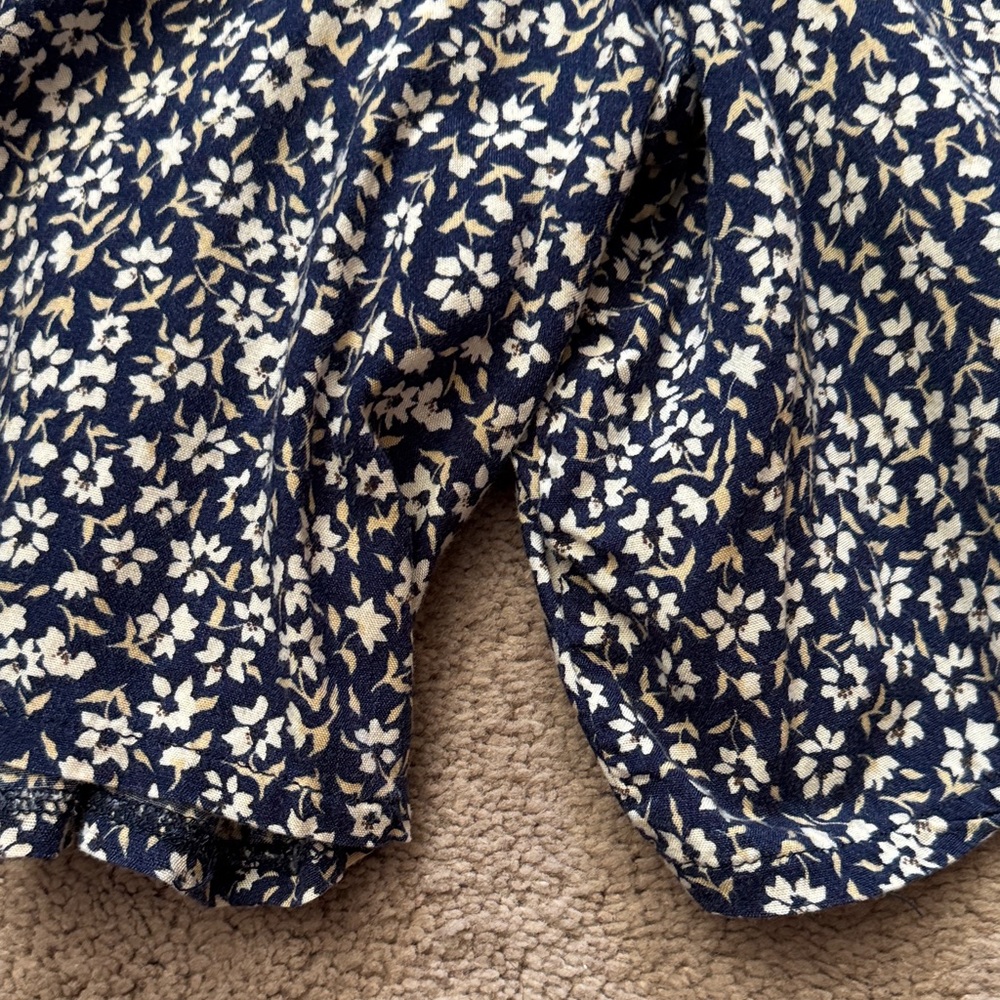 Vintage Westport Ltd. Floral Fit & Flowy Romper.. Blue & White Floral. Size M - Picture 15 of 16